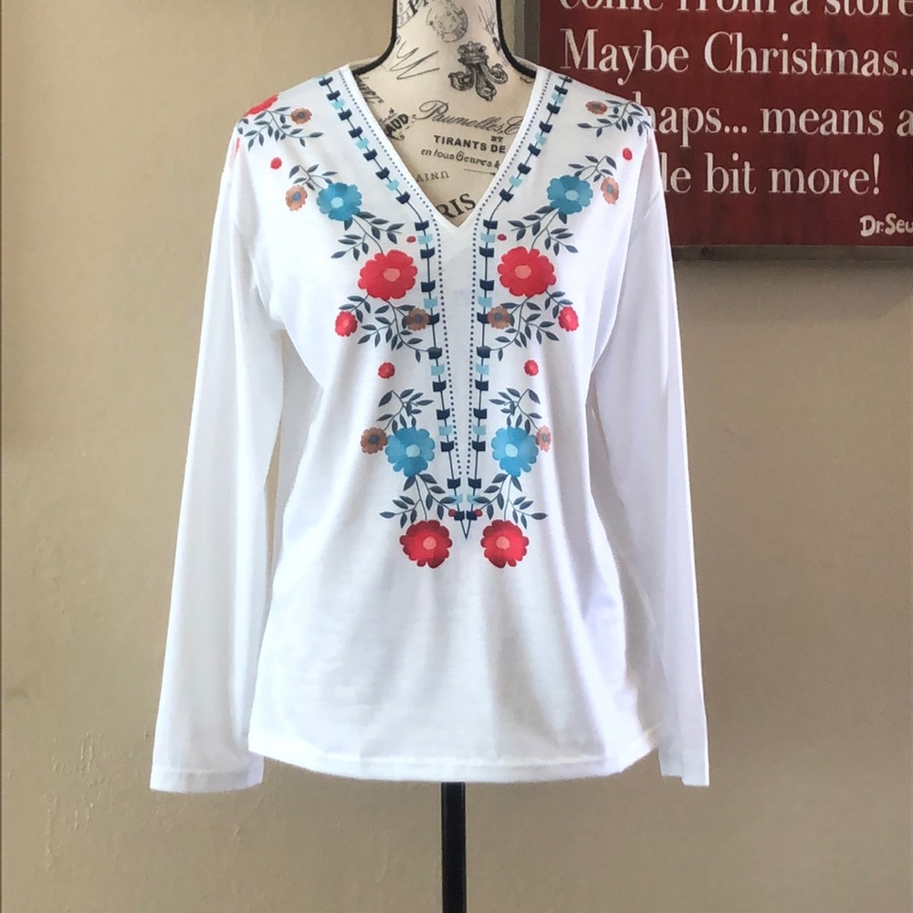 NWOT MISSLOOK White Long Sleeve V-Neck Top